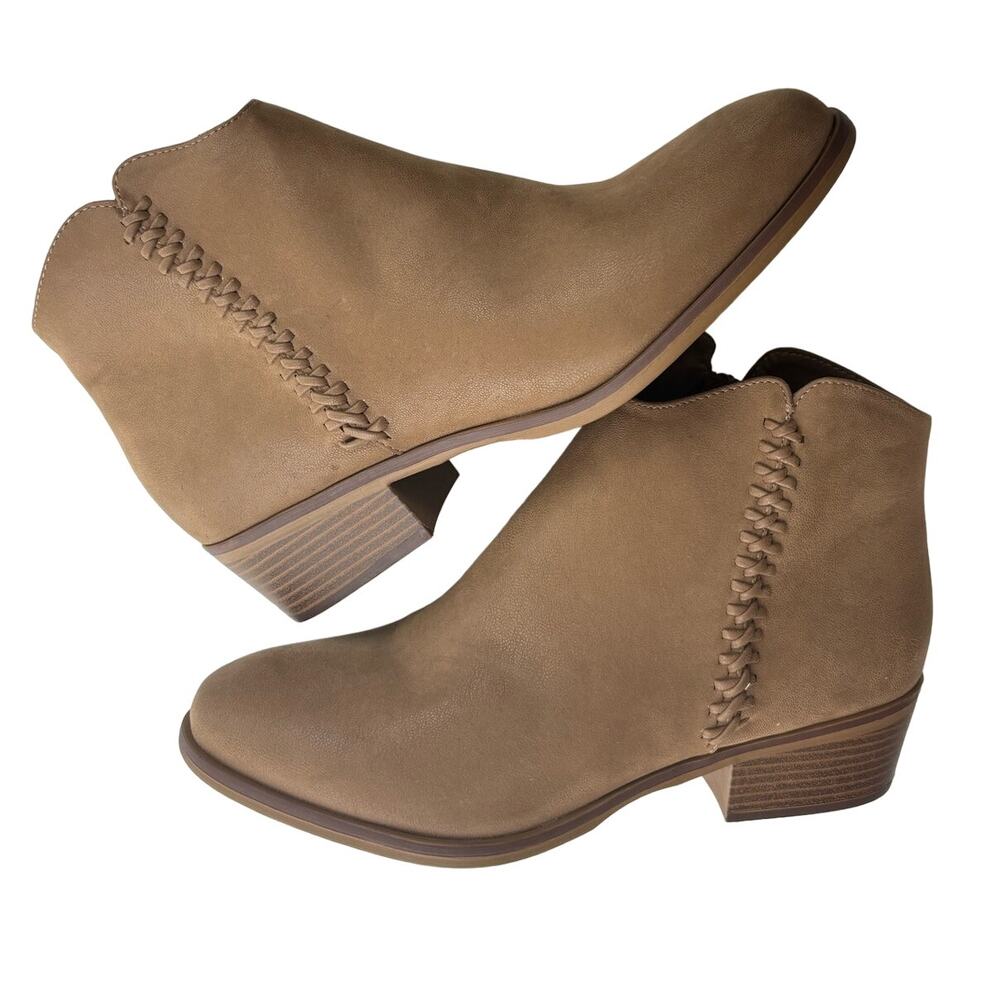 Mia Jaice  Women's Heeled Round Toe Tan Ankle Bootie Size 9.5 NEW